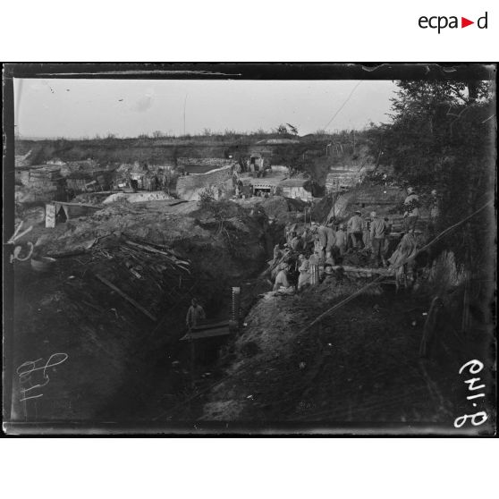 Secteur du bois de Chaulnes près de la corne nord-est des bois. Poste de commandement du général Lévi, commandant une division d'infanterie. [légende d'origine]