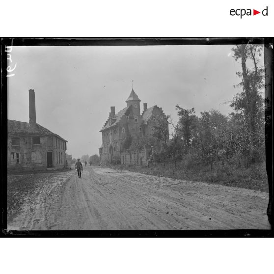 Reninghe, Belgique, l'entrée de la localité. [légende d'origine]