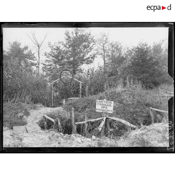 Notre-Dame-de-Lorette, cimetière n°3 (Bois de Bouvigny). [légende d'origine]