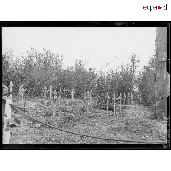 Notre-Dame-de-Lorette, cimetière n°3 (Bois de Bouvigny). [légende d'origine]