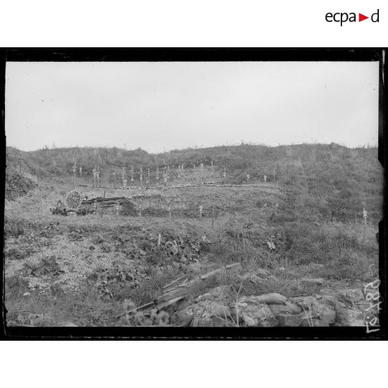 Cléry, cimetière de la Station. [légende d'origine]