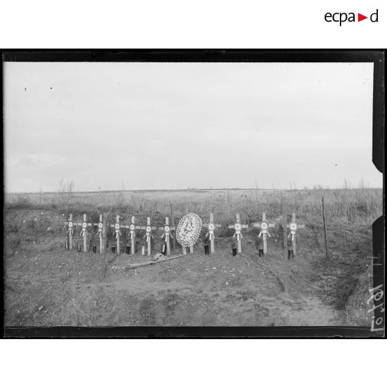 Cimetière au croisement des routes de Bapaume-Péronne-Cléry-Bouchavesnes. [légende d'origine]