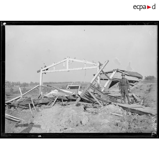 Belgique, cantonnement belge bombardé. [légende d'origine]