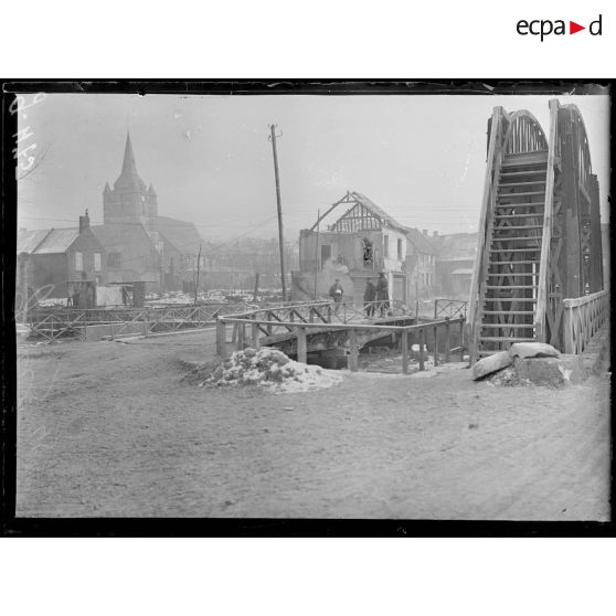 Eclusier, pont construit par le 2e Génie, classe 1917. [légende d'origine]