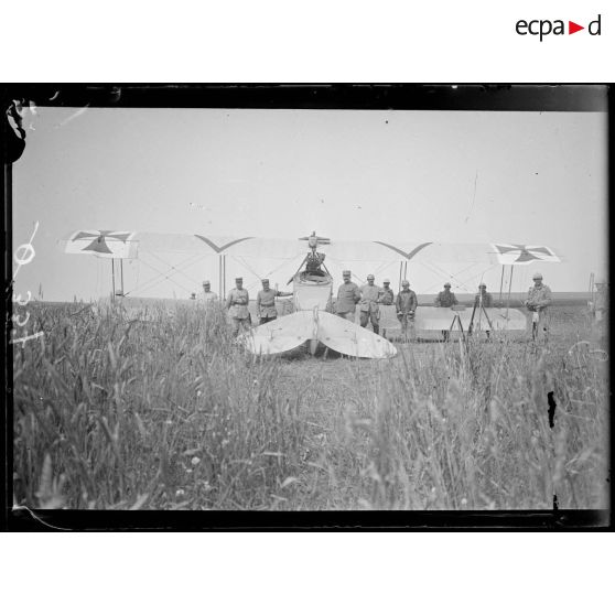 Cusenil. Aisne. Avion L.V.G. vu de l'arrière. [légende d'origine]