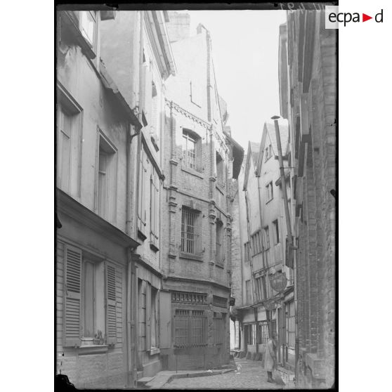 Abbeville, Somme, rue de la boucherie. [légende d'origine]