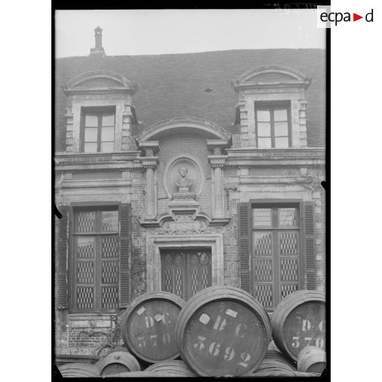 Abbeville, Somme, intérieur maison rue des Saintes-Maries. [légende d'origine]