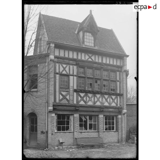 Abbeville, Somme, maison du XVIe siècle. [légende d'origine]