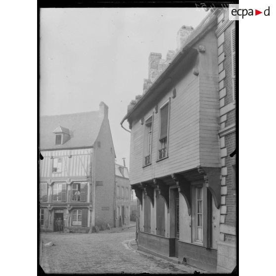 Front Nord, Somme, Abbeville, maison rue de la Tannerie. [légende d'origine]