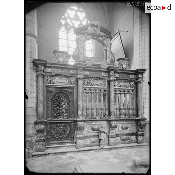 Front Nord, Pas-de-Calais, église de Saint-Omer, clôture de chapelle du XVIIe siècle. [légende d'origine]