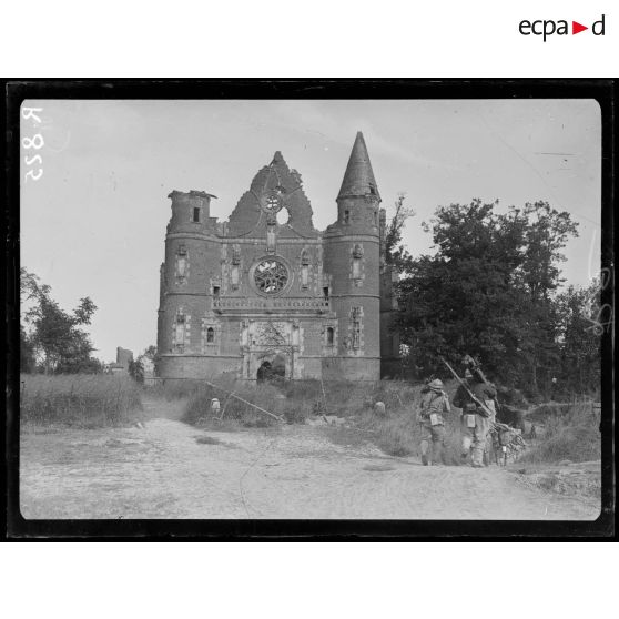 Tilloloy (Somme). Eglise, façade principale. [légende d'origine]