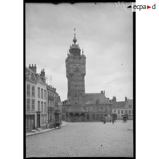 Bergues, arrondissement de Dunkerque, le beffroi. [légende d'origine]