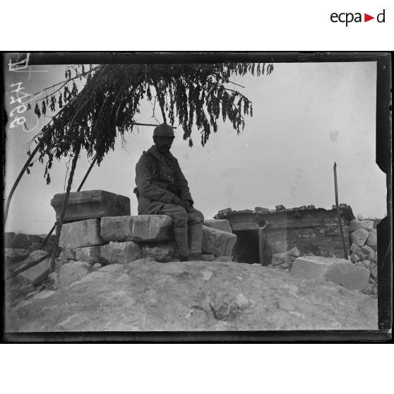 Douchy, Aisne, poste d'observation sur les ruines de l'église. [légende d'origine]