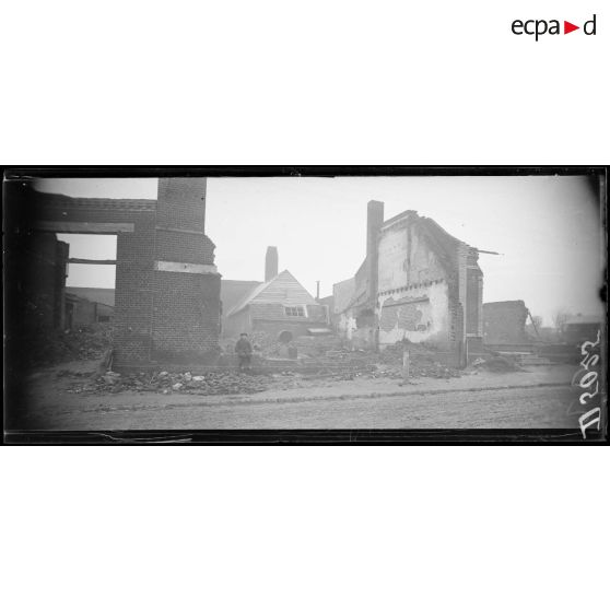 Croix-Molignaux (Somme). Reconstruction de la boulangerie par les soins du Comité américain. [légende d'origine]