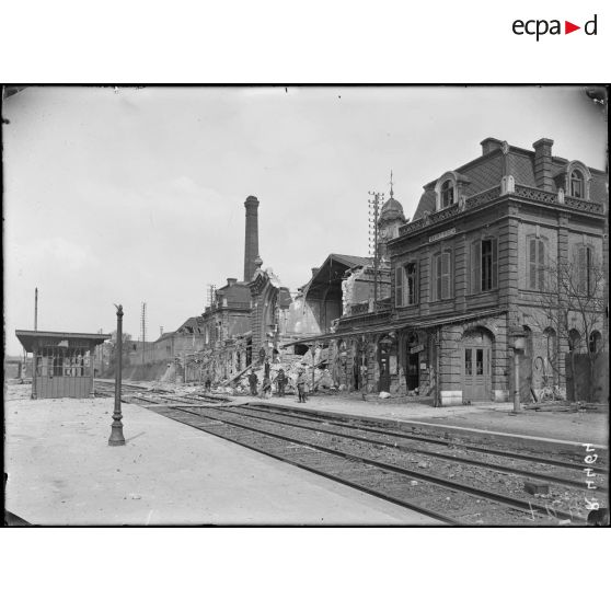 Amiens. La gare St Roch façade intérieure. [légende d’origine]