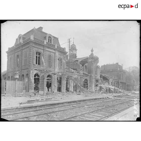 Amiens. La gare St Roch façade intérieure. Autre aspect. [légende d’origine]