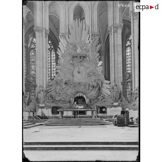 Amiens. Intérieur de la cathédrale. Aspect actuel du choeur. [légende d’origine]