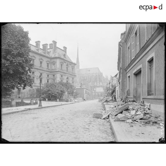 Amiens. La rue Victor Hugo. [légende d'origine]