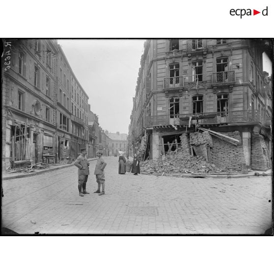 Amiens. La rue Allard, vue prise place René Goblet. [légende d'origine]