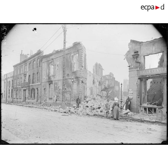 Amiens. Le passage du Commerce rue des Jacobins. [légende d'origine]