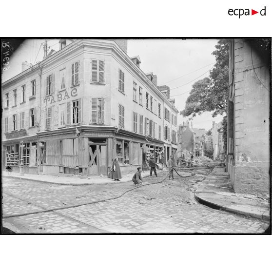 Amiens. La rue Albert Dauphin. [légende d'origine]