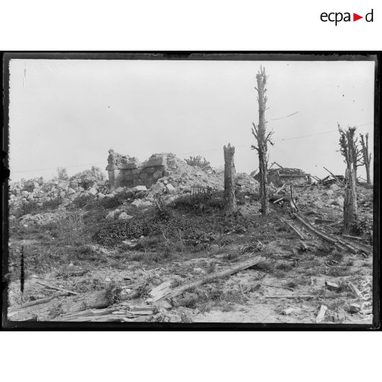 Fresnières (Oise). Ruines. [légende d'origine]