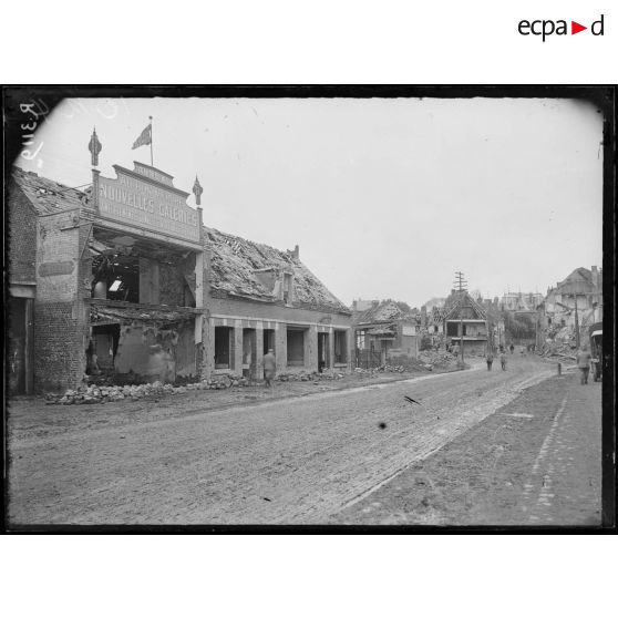 Ham, Somme, la rue de Noyon et le boulevard de Midi. [légende d'origine]