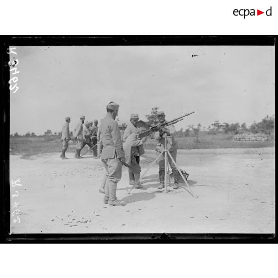 Vadenay (Marne), mitrailleuse de protection pour ballon d’observation. [légende d'origine]