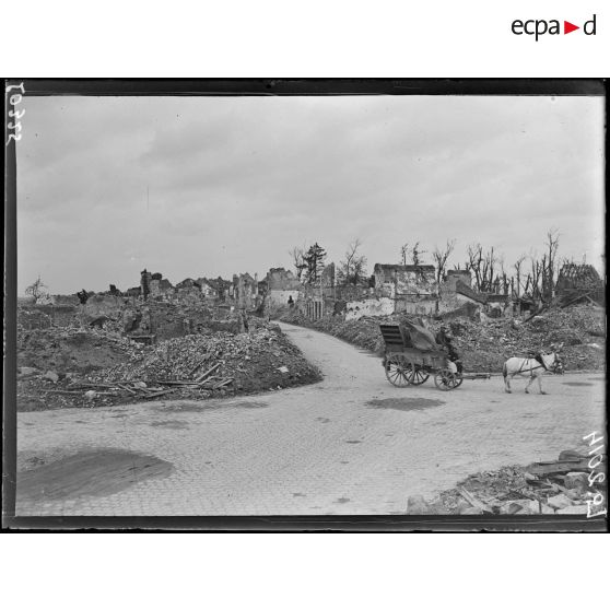 Merville, la place de l'église. [légende d'origine]