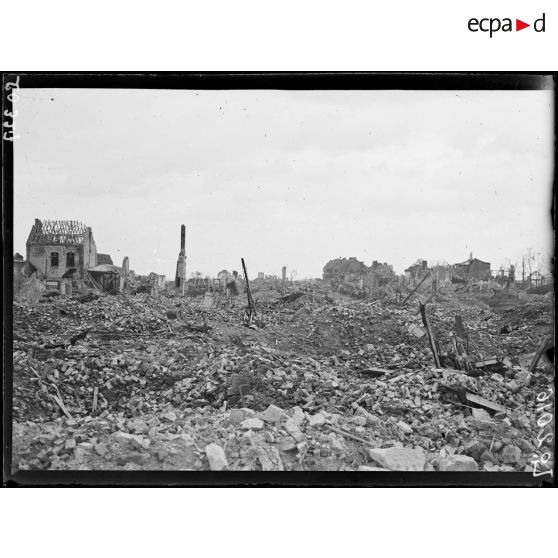 Merville, la place de l'église. [légende d'origine]