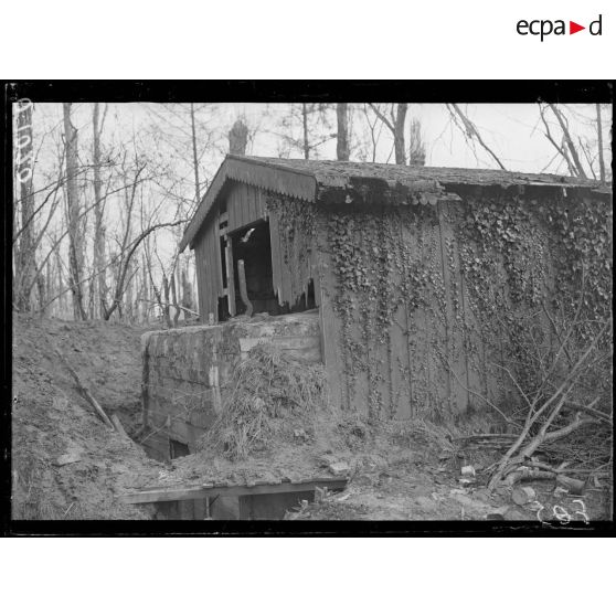 Vauxrot. Aisne. Ancienne ligne allemande. Cabane avec abri en béton. [légende d'origine]