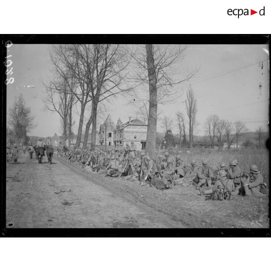 Crouy. Aisne. Halte d'infanterie. [légende d'origine]