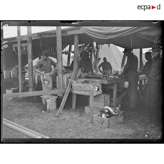 [Cuisine au camp américain de Willez-Martin, à Saint-Nazaire.]