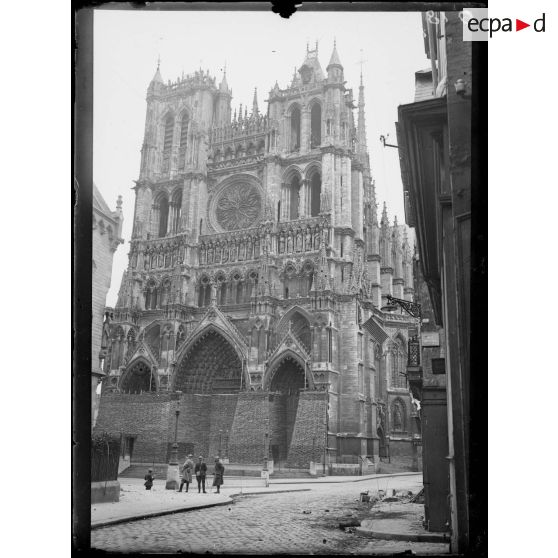 [La cathédrale d'Amiens.]