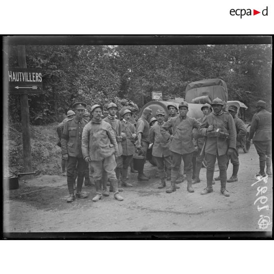 [Photographie de groupe rassemblant des soldats italiens.]