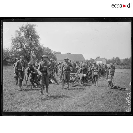 [Troupes américaines à l'entraînement dans la Marne.]