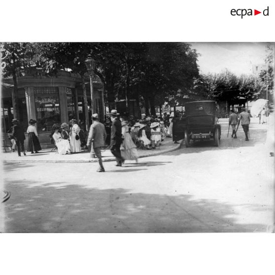 Aix les Bains. Savoie. La source des deux Reines. [légende d'origine]