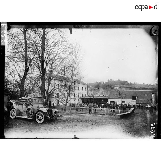 Ecole d'Automobiles de Sainte-Mesme près Dourdan. Le personnel. [légende d'origine]