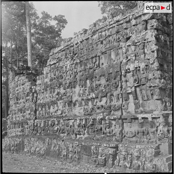 Bas-relief de la terrasse des Éléphants à Angkor.