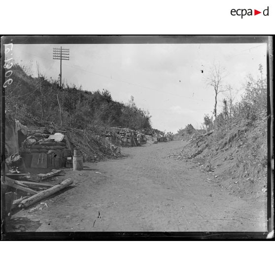 Mont des Flandres, sur le Mont-Vidaigne, les abris du 221e d'infanterie. [légende d'origine]