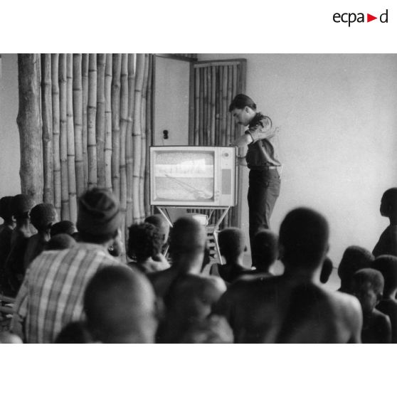 République de Côte d'Ivoire, Abidjan, 1970. Télévision scolaire.