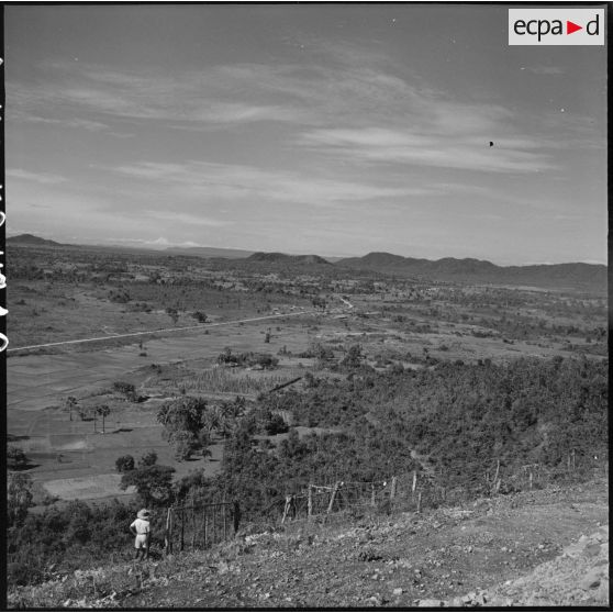 Surveillance de la route des poivrières depuis le poste de Kompong Trapeang.