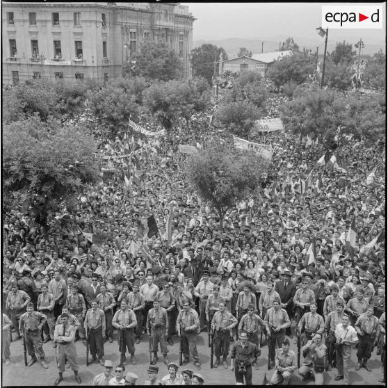 La foule pendant la manifestation de Constantine.