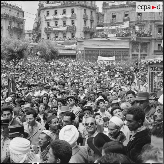 La foule pendant la manifestation de Constantine.