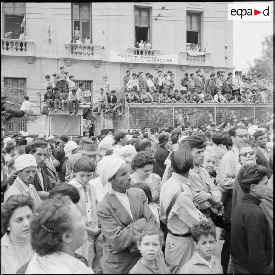 La foule pendant la manifestation de Constantine.