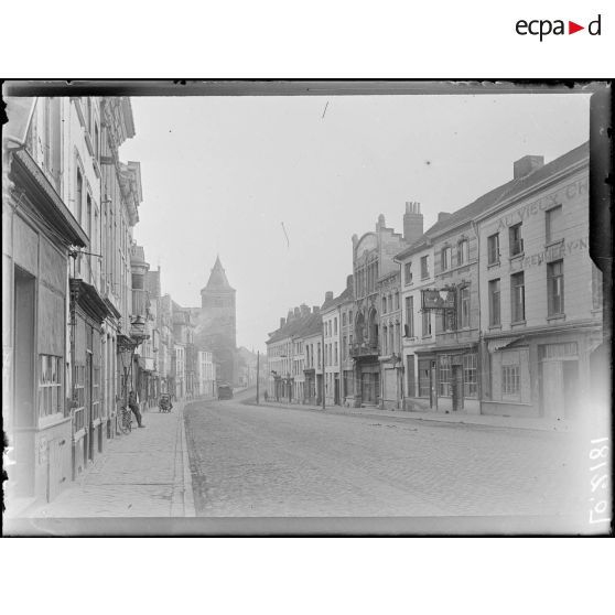 Menin, rue de Lille. [légende d'origine]