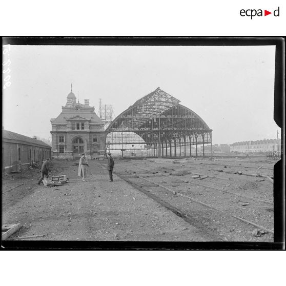 Tournai, la gare : vue intérieure. [légende d'origine]