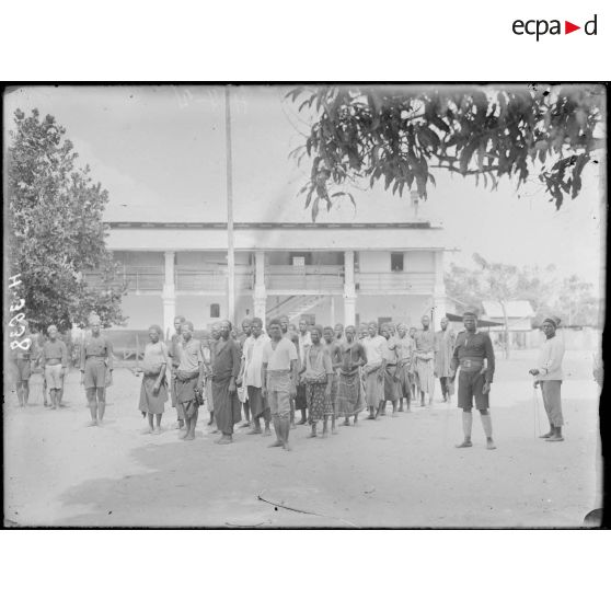 Douala. Prison disciplinaire. [légende d'origine]