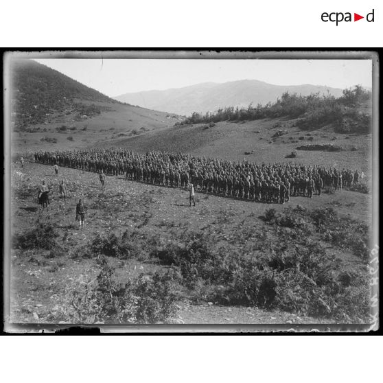 [Macédoine. Radogo-Bas. Le 2e régiment d'infanterie serbe.]