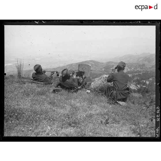 [Macédoine. Radogo-Bas. Entraînement à la mitrailleuse Saint-Etienne.]